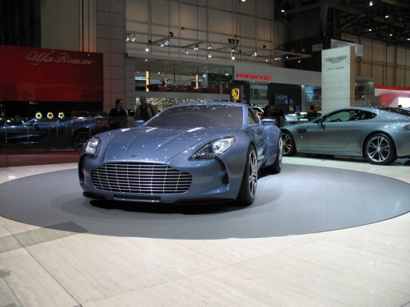 astonmartinone7720.jpg