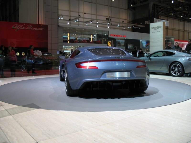 astonmartinone7752.jpg