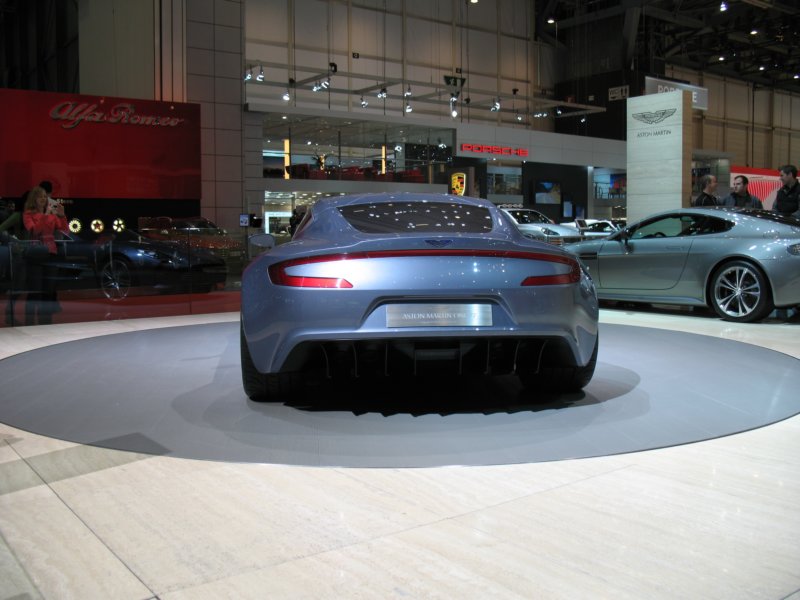 astonmartinone7756.jpg
