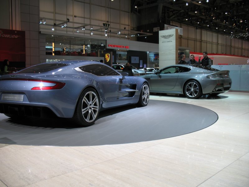 astonmartinone7766.jpg