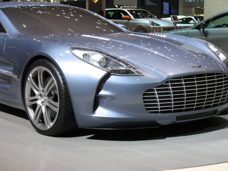 astonmartinone7773.jpg