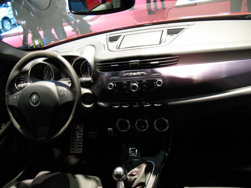 alfaromeogiulietta50.jpg