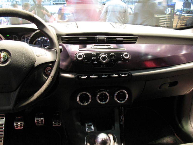 alfaromeogiulietta53.jpg