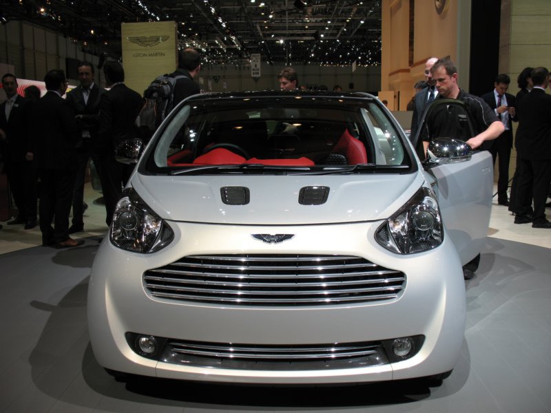 astonmartincygnet6.jpg