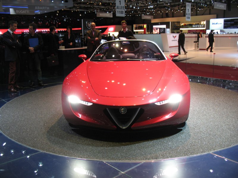 pininfarinaalfaromeo2uettottanta21.jpg