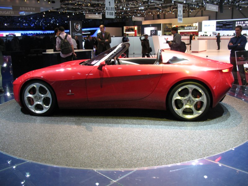 pininfarinaalfaromeo2uettottanta31.jpg