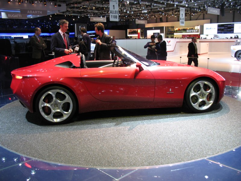 pininfarinaalfaromeo2uettottanta6.jpg