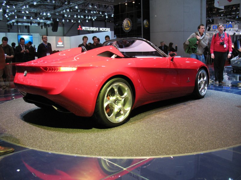 pininfarinaalfaromeo2uettottanta63.jpg