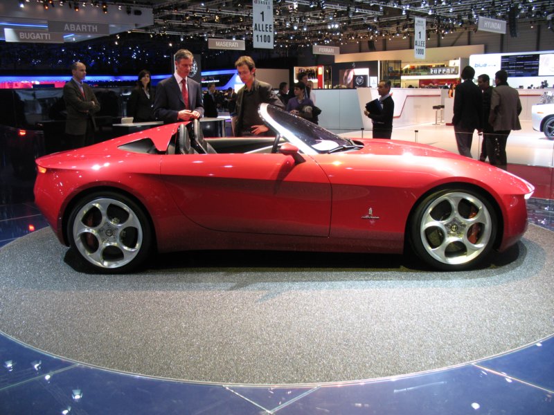 pininfarinaalfaromeo2uettottanta7.jpg