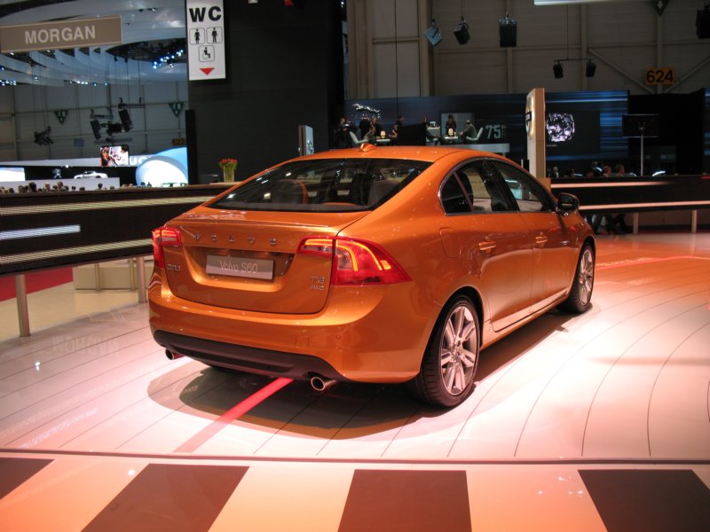 volvos60pedestriandetectionwithfullautobrake30.jpg