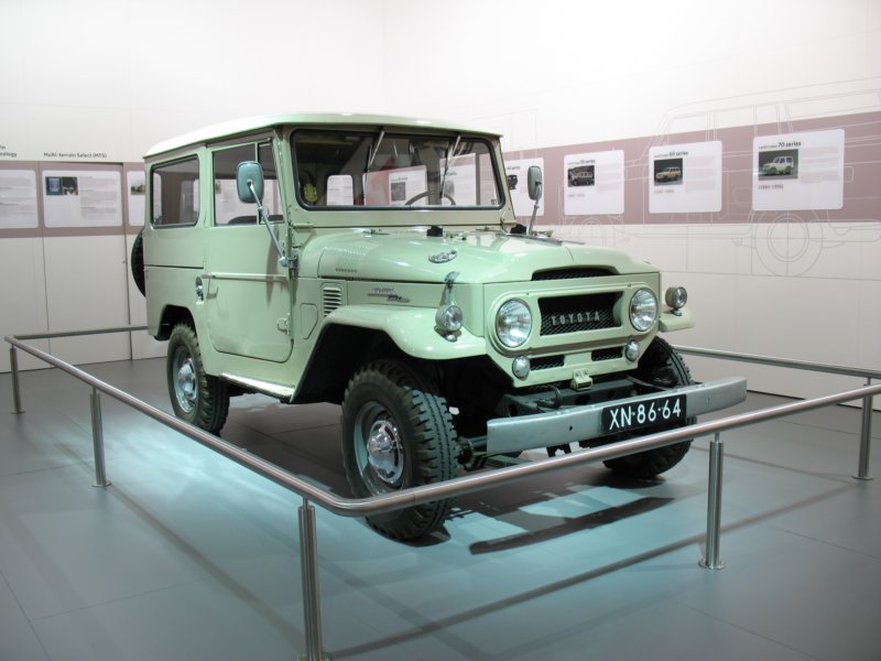 toyotalandcruiser11.jpg