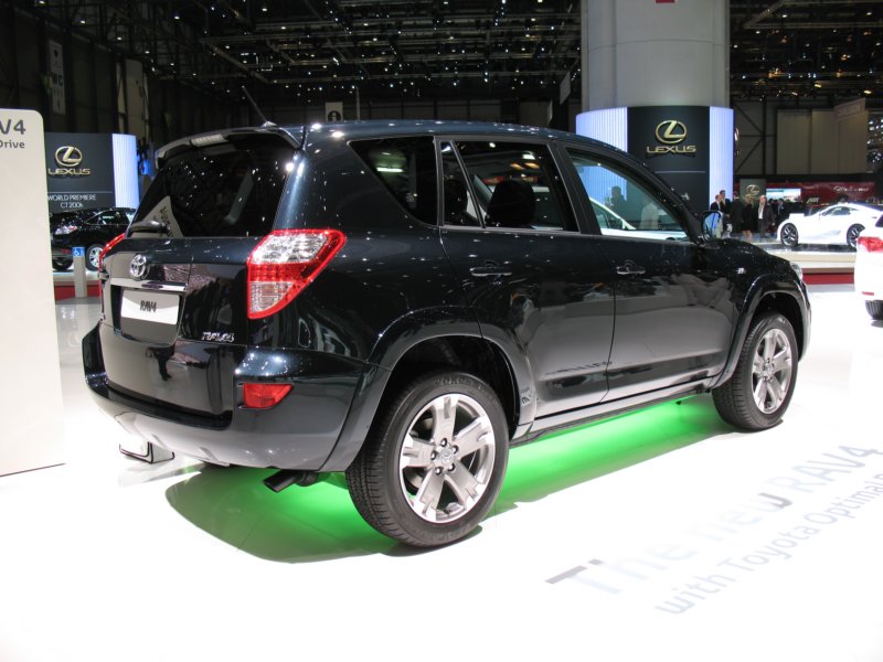 toyotarav46.jpg