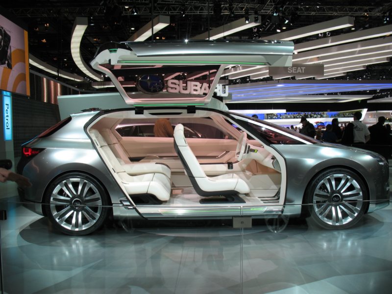 subaruhybridtourerconcept10.jpg