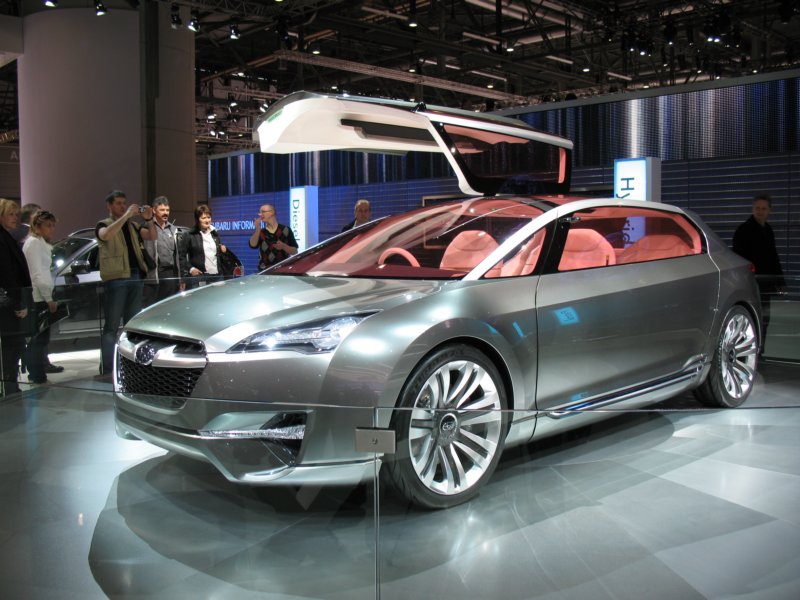 subaruhybridtourerconcept2.jpg
