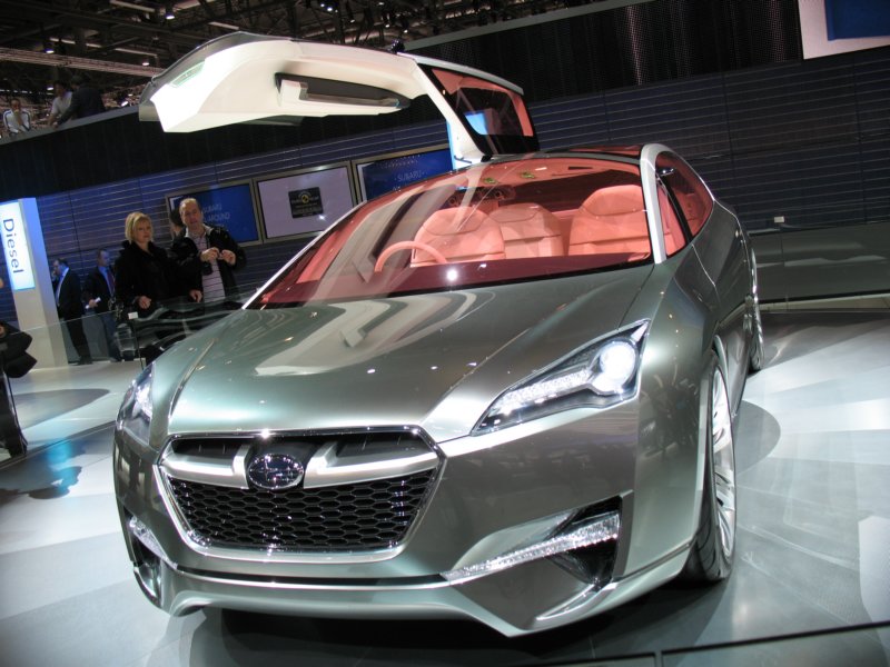 subaruhybridtourerconcept4.jpg