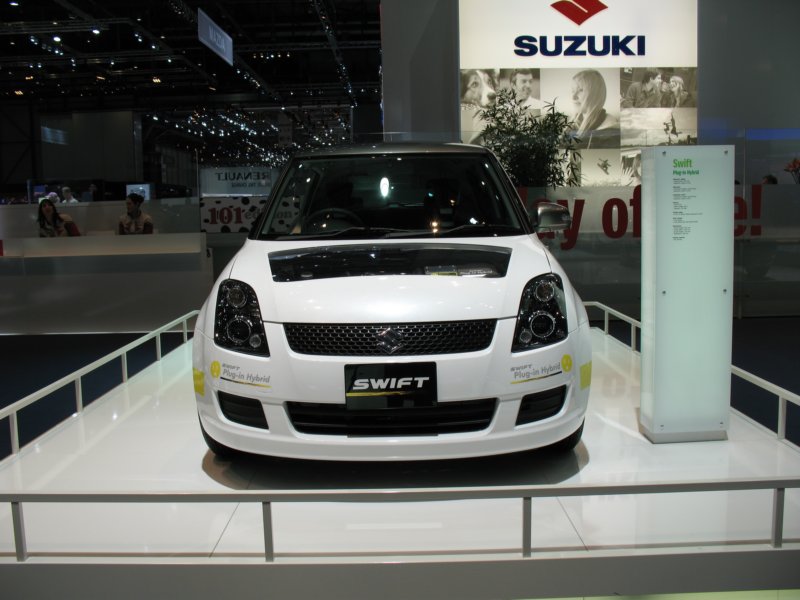 suzukiswiftpluginhybrid13.jpg