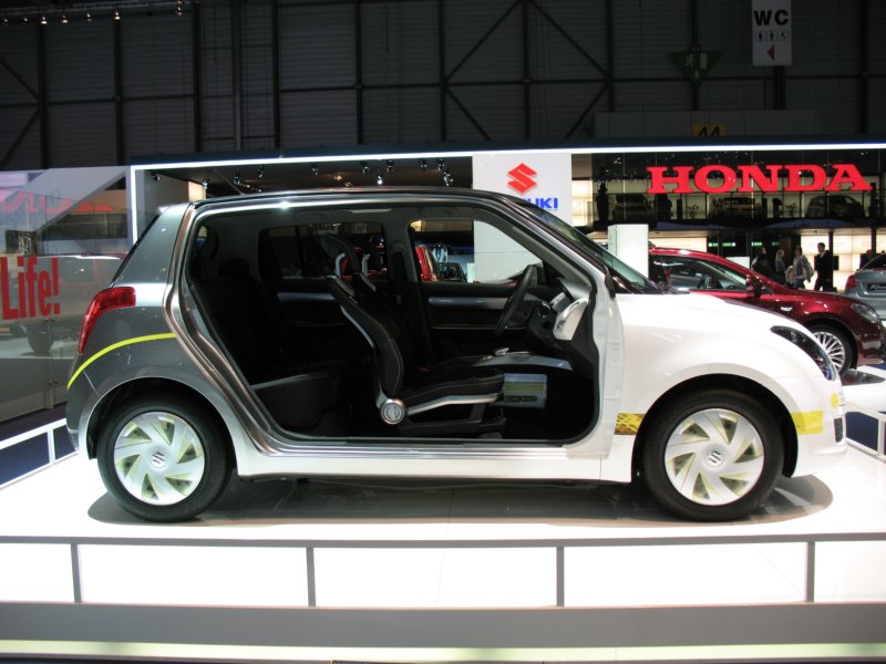 suzukiswiftpluginhybrid8.jpg
